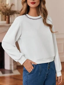 SHEIN Frenchy Love Thêu trái tim Cổ thuyền viên Thả vai Tay áo dài Áo nỉ - trắng - Xem 2