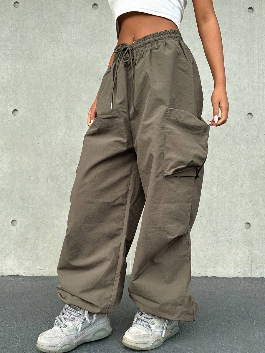 DAZY Của phụ nữ Màu thuần Eo dây rút Quần Cargo - Màu xanh lá cây đậm - Xem 1