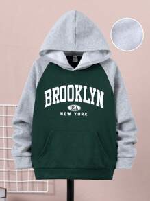 SHEIN Sudadera con capucha de colores contrastantes y gráfico con letra para niño preadolescente