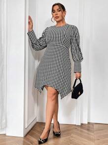 SHEIN Privé 大尺碼女千鳥格紋印花燈籠袖連身裙 - 黑與白 - 查看 1