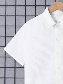 SHEIN 男童寬鬆休閒短袖圖案鈕扣襯衫和短褲套裝 - 白色 - 查看 5