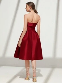 SHEIN Belle 勃艮第红色露肩缎面正式晚礼服、婚礼宾客礼服、派对礼服、舞会礼服 - 酒紅色 - 查看 2