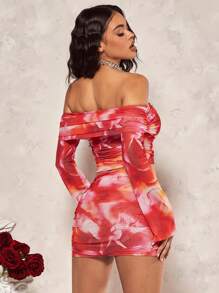 SHEIN BAE 浪漫情人節女士二件套裝,包括一只肩襯衫網眼上衣,帶有褶皺花印和鈴形袖口 - 彩色 - 查看 2