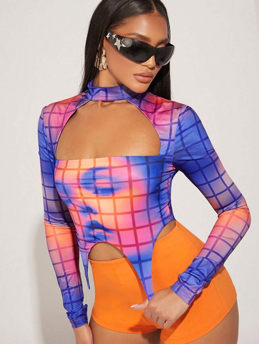 Hauture Karierte Gesichts Grafik Oberteil Mit Ausschnitt - Verschiedenfarbig - Übersicht 1