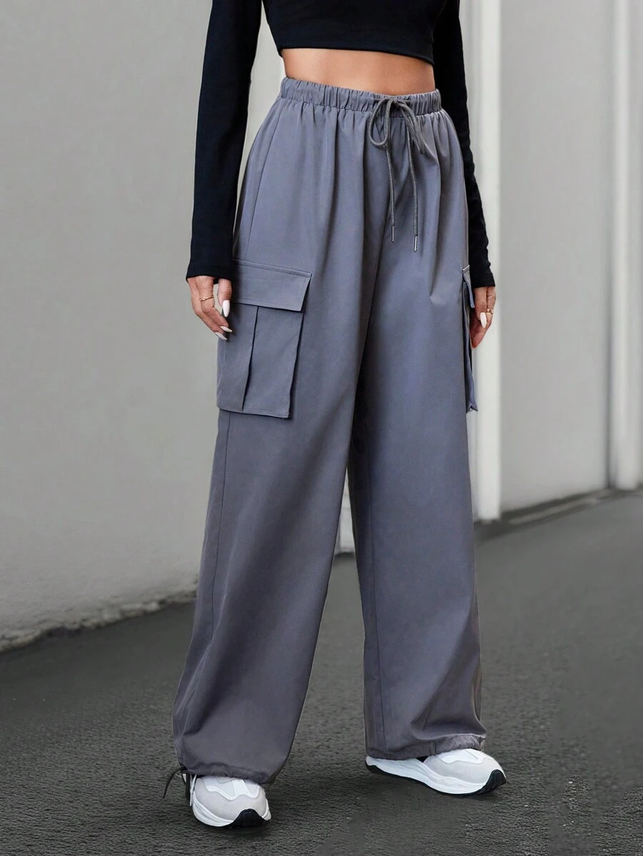 SHEIN Essnce 女士束腰拉繩蓋式口袋長褲 - 深灰色 - 查看 1