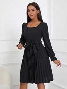SHEIN Privé 女式方領荷葉邊袖、褶皺下擺和腰帶連身裙 - 黑色 - 查看 5