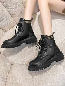 女性時尚靴子,包括踝靴和短筒靴,設有加厚和保暖內裡,大尺碼厚底乙綁帶靴,新韓國風格皮革女鞋,冬季舒適柔軟的中筒靴