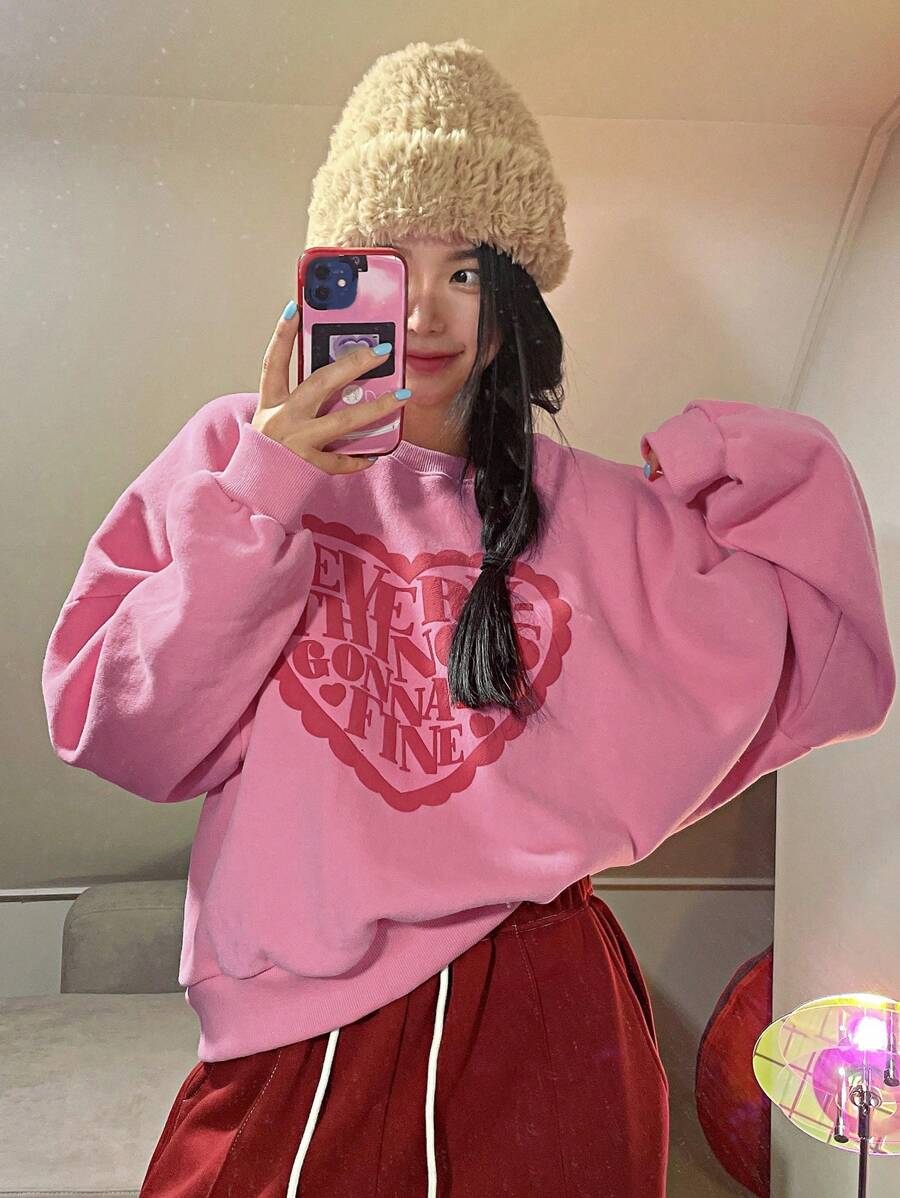 DAZY Áo nỉ trễ vai thường ngày in hình trái tim và chữ cho nữ, áo dài tay ngày lễ tình nhân, quần áo mùa thu - Màu Hồng Tươi - Xem 1