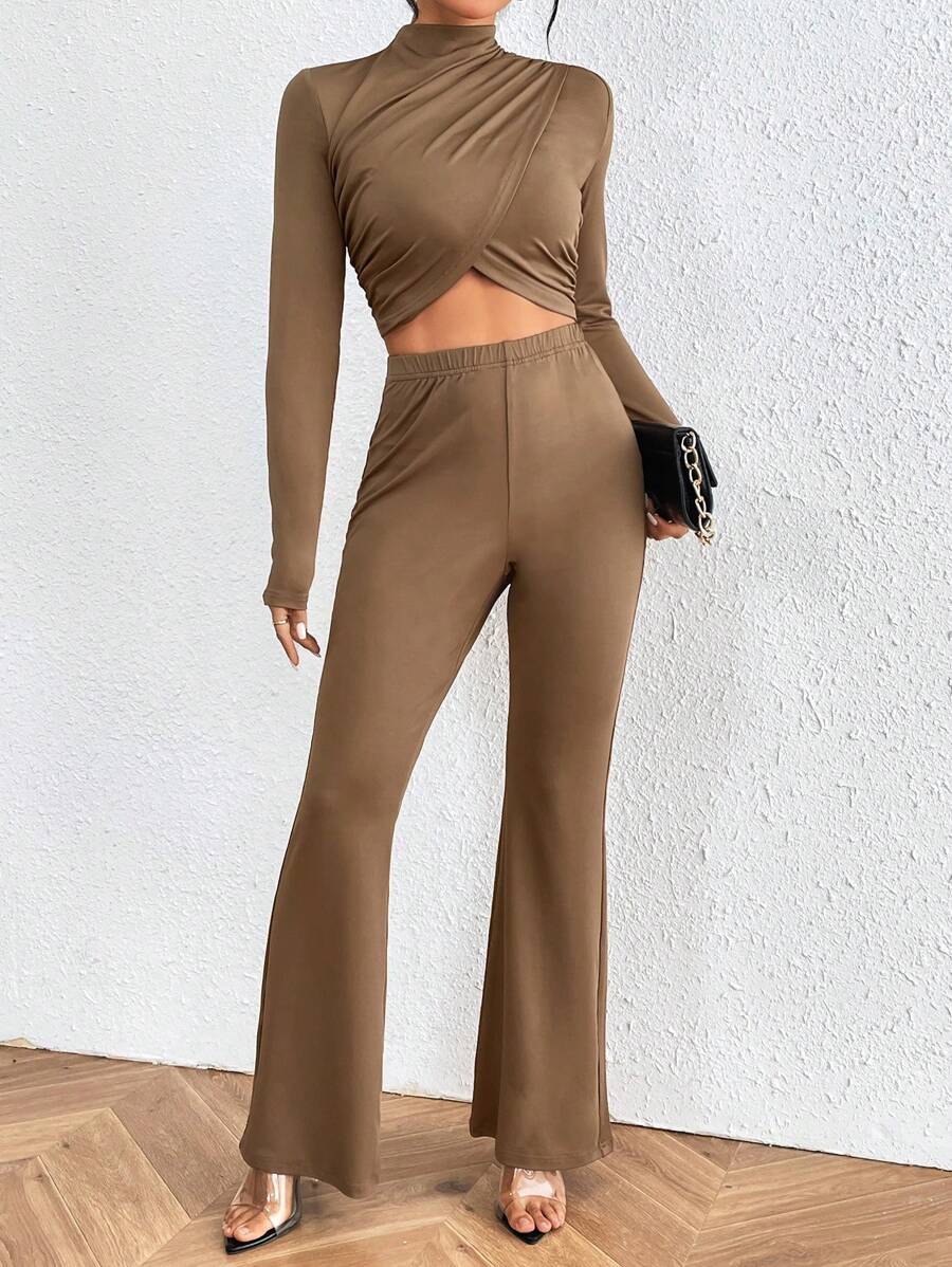 SHEIN Privé Conjunto De Top De Cuello Alto Y Pantalones Acampanados Con Diseño Asimétrico - Albaricoque - Ver 1