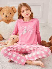 Conjunto de pijama para niña preadolescente con camiseta de manga larga impresa con letra y pantalones largos con patrón de cuadros