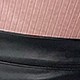 藕粉色