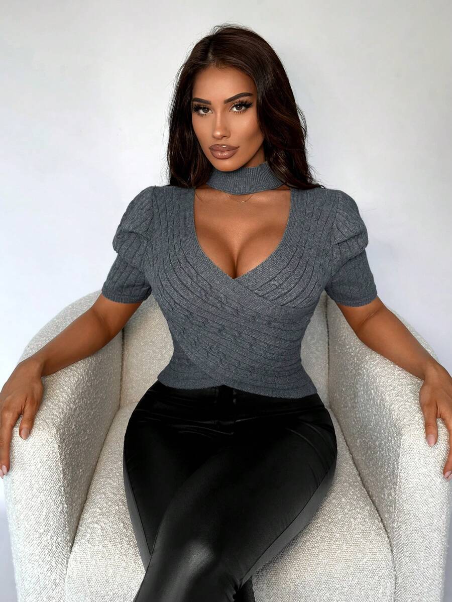 SHEIN SXY 情人節和新年女式醜陋聖誕毛衣,交叉包覆設計,蓬鬆泡泡袖,鏤空短版針織上衣 - 深灰色 - 查看 1