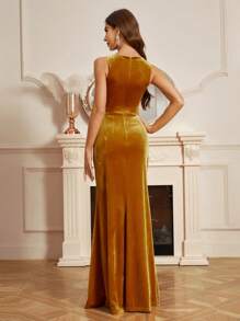 SHEIN Belle Bridesmaid Dress With Front Middle Slit Design, Pleated And Ruched, With Chest Cups - Yellow - View 2