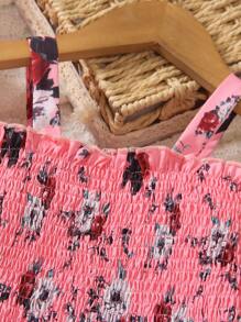 SHEIN Zweiteiliges Set Für Junge Mädchen, Bestehend Aus Shirred Floral Top Mit Ausgestellten Ärmeln Und Denim-effekt Hose