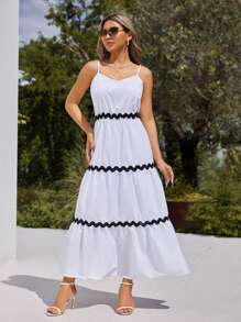 GENKIRA Vestido Ondulado Con Tirantes Finos Y Dobladillo Con Volantes De Múltiples Capas - Blanco y Negro - Ver 1