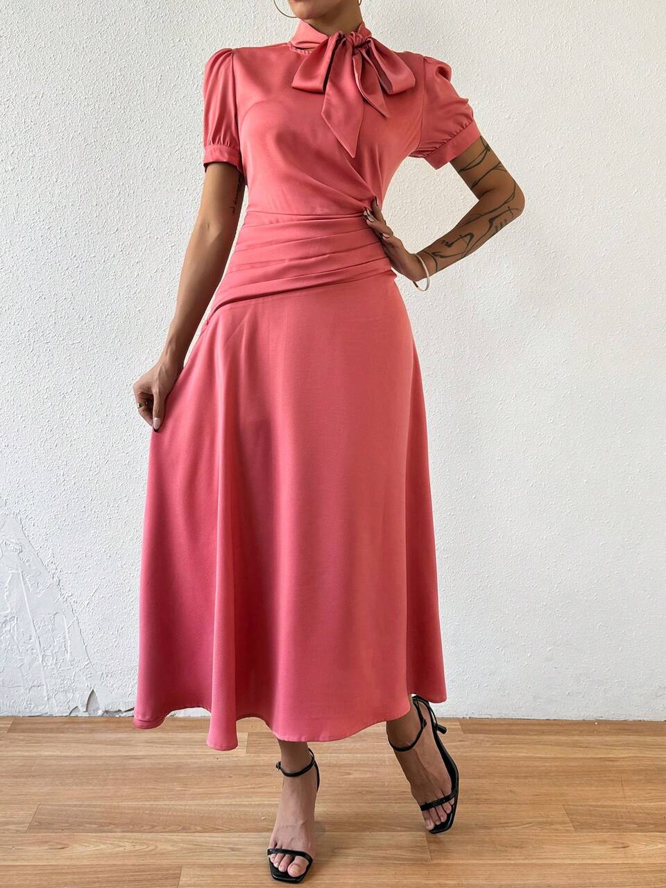 Women's Tie Collar Puff Sleeve Pleated Dress