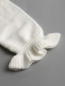 Women's Autumn And Winter Fashion Solid Color Elegant And Comfortable Long Sleeve Fungus Button V-Neck Sweater