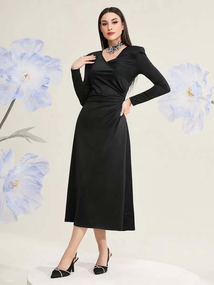 Modelyn Women'S Solid Color Pleated Dress - Black - View 1