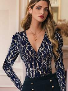 SHEIN Frenchy 女性全印花v領修身t恤 - 彩色 - 查看 1