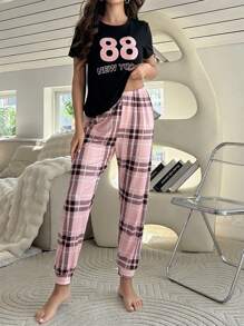 Conjunto De Pijama Para Mujer Con Pantalón De Cuadros, Mangas Cortas Y Estampado De Letras