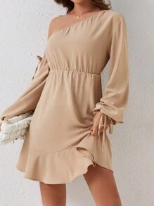 SHEIN Clasi 女款斜肩荷葉邊下擺修身連身裙 - 卡其色 - 查看 4