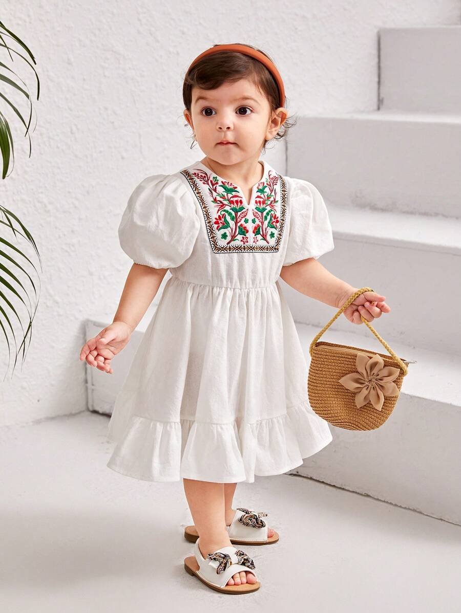 SHEIN Baby Girls' Holiday Bubble Short Sleeve Dress With Embroidery Pattern And Ruffle Hemline