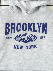 SHEIN 男童休闲字母印花连帽卫衣和牛仔裤套装，舒适简约，2 件套 - 彩色 - 查看 3