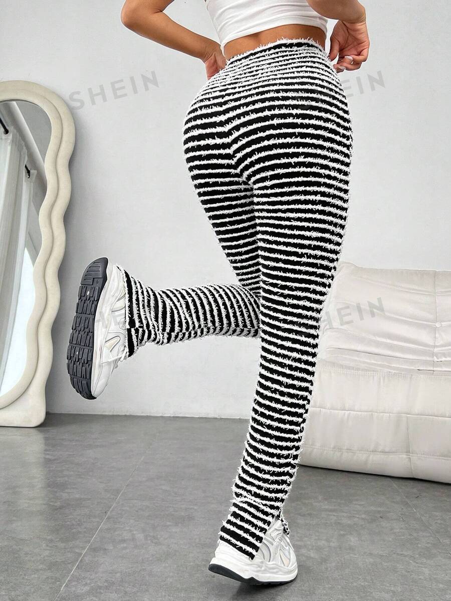 SHEIN EZwear Pantalones casuales a rayas para mujer con bajo con abertura lateral, versátil - Blanco y Negro - Ver 1