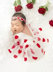 SHEIN Newborn Baby Girls' Red Heart Embroidered Mesh Romper With Headband Photography Set