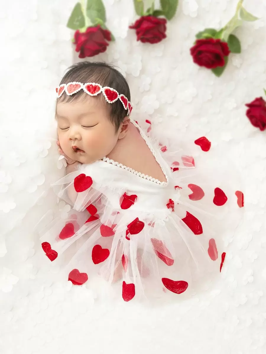 SHEIN Newborn Baby Girls' Red Heart Embroidered Mesh Romper With Headband Photography Set