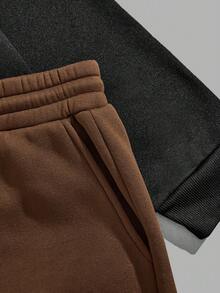 Manfinity RebelGame 男士拼色字母印花抽繩連帽衫和運動褲休閒 2 件/套 - 彩色 - 查看 5