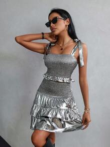 GENKIRA Conjunto De Duas Peças Feminino Com Top Cami Metálico Com Laço De Cabo E Saia Com Bainha Frisada - Prata - Visão 4