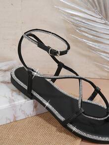 SHUZIA 女性鑲有鑽石裝飾的帶扣平底涼鞋 - 黑色 - 查看 3