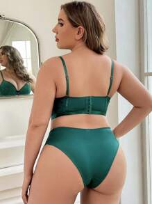 Plus Size Women's Hollow Out Lace Lingerie Set - Dark Green - View 2