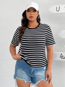 SHEIN EZwear Gestreiftes Kurzarm T-Shirt in Große Größen für den Sommer
