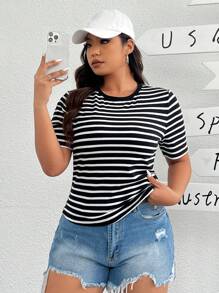 SHEIN EZwear Gestreiftes Kurzarm T-Shirt in Große Größen für den Sommer