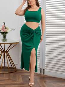 SHEIN Privé Ziua Sfântului Patrick, tricot elegant cu nervuri, crop top și talie în V, fustă midi cu cravată în față Set 2 buc pentru femei de mărime mare - Verde inchis - Vizualizare 3