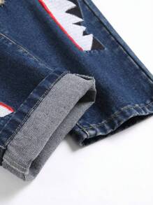 Tween Boy Street Style Shark Embroidered Distressed Jeans - Medium Wash - View 6
