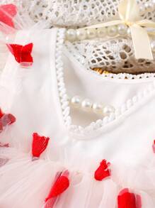 SHEIN Newborn Baby Girls' Red Heart Embroidered Mesh Romper With Headband Photography Set