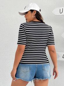 SHEIN EZwear Gestreiftes Kurzarm T-Shirt in Große Größen für den Sommer