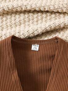 女嬰上衣和吊帶連身裙套裝 - 咖啡棕 - 查看 3