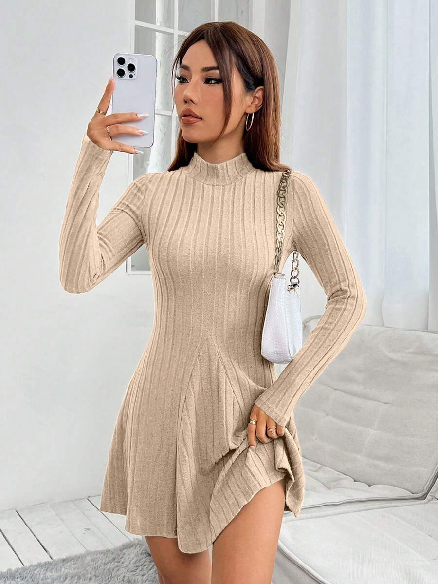 SHEIN PETITE 女款純色立領針織連身裙 - 杏色 - 查看 1