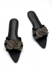 女士魅力水钻链条搭扣装饰黑色绒面革尖头舒适平底凉鞋，适合日常和派对穿着，情人节、春夏装扮皆宜 - 黑色 - 查看 1