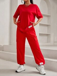 SHEIN PETITE 印花口號圓領t恤和貨物褲兩件套裝 - 紅色 - 查看 6