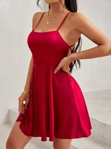 SHEIN PETITE 女式緞面交叉背連身裙 - 紅色 - 查看 3
