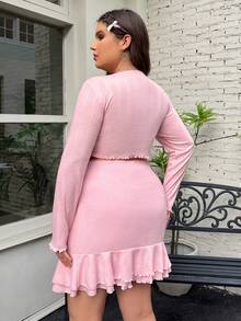 SHEIN EZwear 大尺寸蝴蝶結裝飾生菜下擺短上衣和裙子套裝 - 淺粉色 - 查看 2