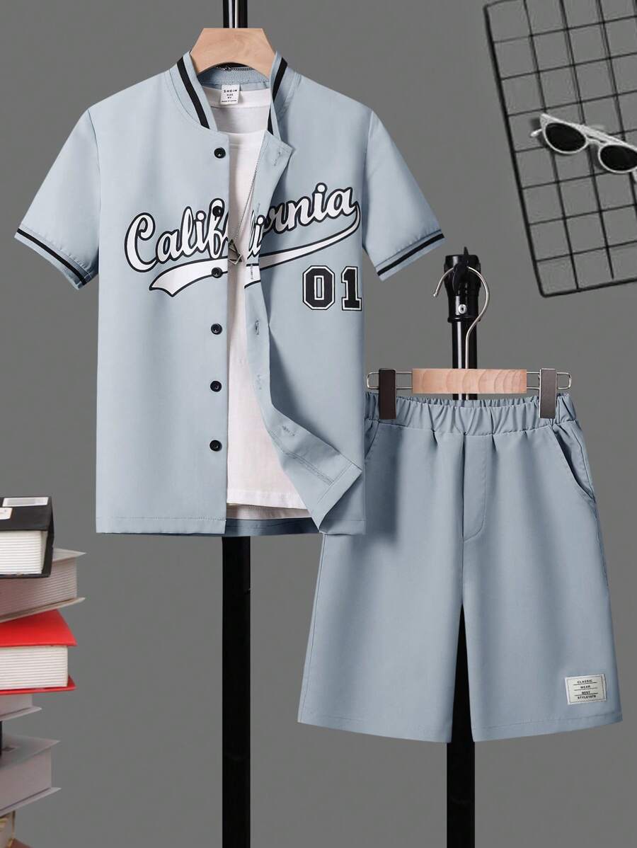 SHEIN Conjunto De Camisa Com Colarinho De Beisebol E Shorts Com Estampa De Letras Para Meninos Adolescentes - Azul bebê - Visão 1