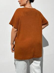 SHEIN Essnce 女士加大號休閒寬鬆v領短袖分裂t卹,適用於春/夏 - 棕色 - 查看 4