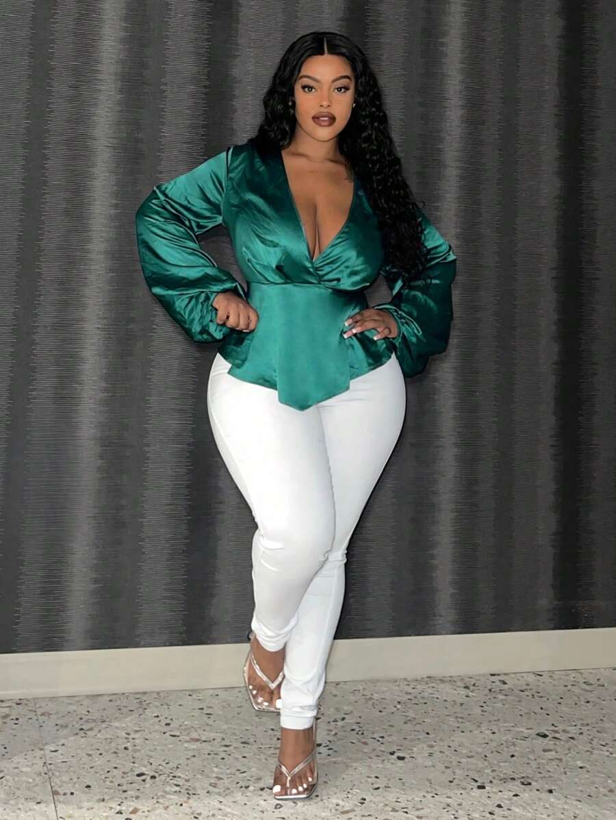 Slaydiva Plus Size Deep V-Neck Lantern Sleeve Blouse - Dark Green - View 1