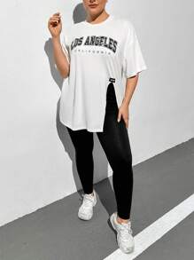 SHEIN Essnce 大碼女士休閒寬鬆運動套裝，包括圖案T卹和緊身褲，適用於春夏 - 黑與白 - 查看 6